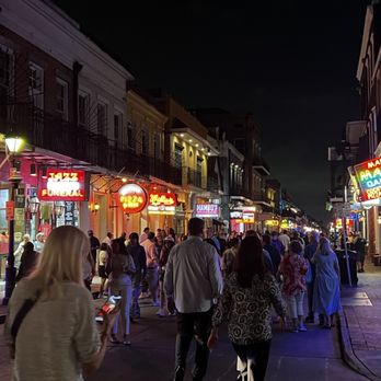 Bourbon Street - Bourbon street on a Wednesday night - Local Flavor Near Me - New Orleans, Louisiana Bourbon Street - Bourbon street on a Wednesday night - Local Flavor Near Me - New Orleans, Louisiana