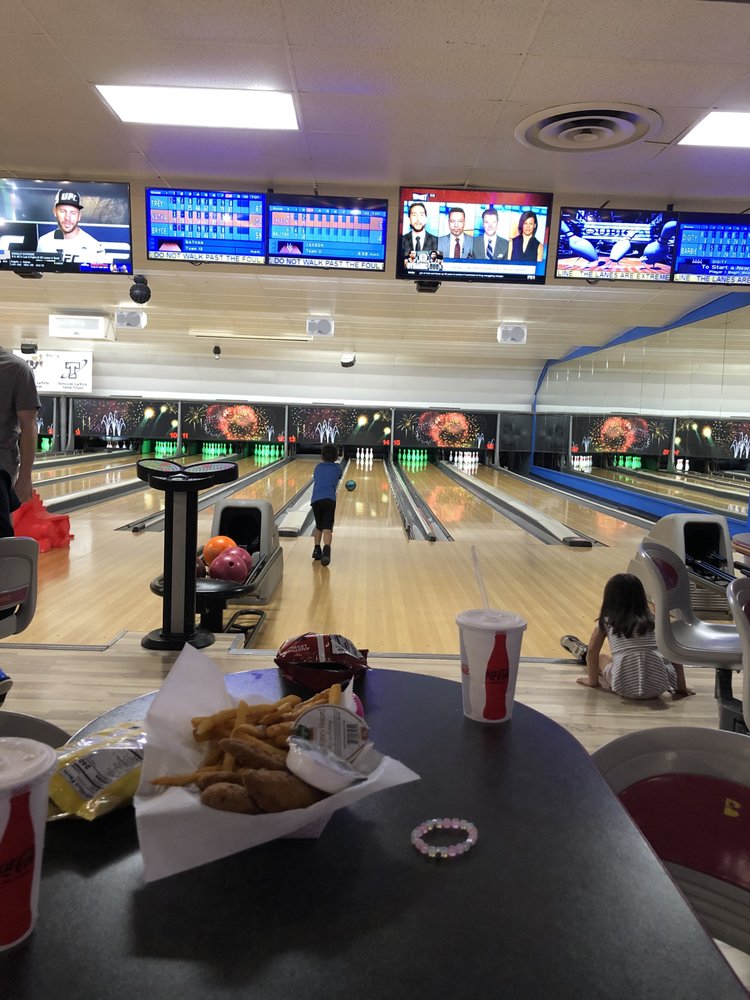 PAPIO BOWL 25 Photos & 22 Reviews 204 E Lincoln St, Papillion, NE