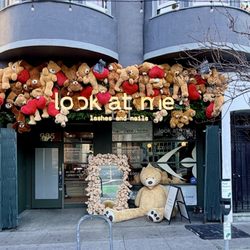 Look At Me - Look at this stuffed teddy bear display