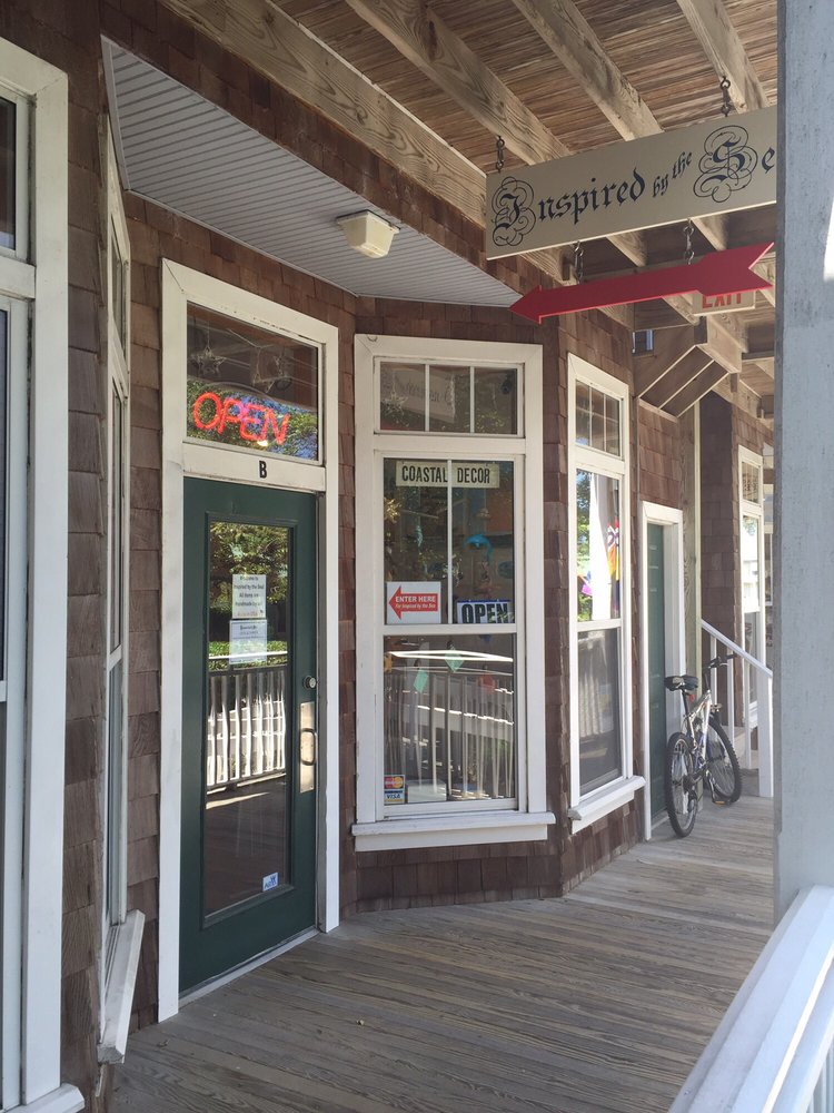 INSPIRED BY THE SEA Updated July 2024 107 Budleigh St, Manteo