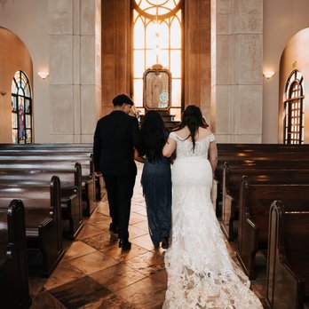 Visuals By Dylan - Franky + Pomeline on their Wedding Day! Covid has impacted small businesses like mine and our couples' by limiting our creativity. - Event Photography Near Me Visuals By Dylan - Franky + Pomeline on their Wedding Day! Covid has impacted small businesses like mine and our couples' by limiting our creativity. - Event Photography Near Me