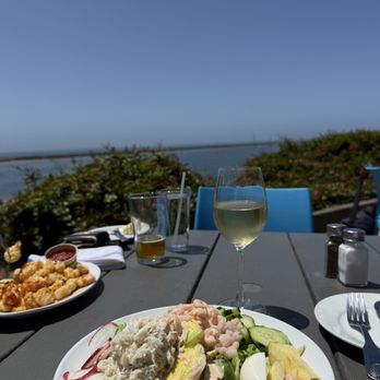 Sam's Chowder House - Seafood Near Me - Half Moon Bay, California