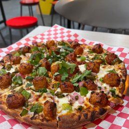 Paneer Tikka Masala Veggie Pizza