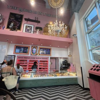 Voodoo Doughnut - Bakeries Near Me - Orlando, Florida
