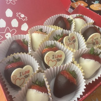Edible Arrangements - Pretty loving berries! - Florists Near Me - Van Nuys, California Edible Arrangements - Pretty loving berries! - Florists Near Me - Van Nuys, California