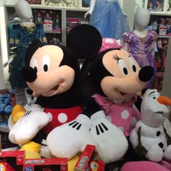 The Mall At Turtle Creek - Minnie and Mickey too! And a slightly smaller Olaf.