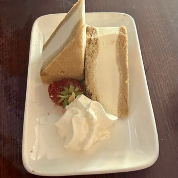 1846 Inn & Tavern - Key Lime ice cream sandwich - Seafood Near Me - Dover, Vermont