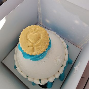 Universal Studios Hollywood - Sailor Mercury vanilla cupcake. - Amusement Parks Near Me - Universal City, California Universal Studios Hollywood - Sailor Mercury vanilla cupcake. - Amusement Parks Near Me - Universal City, California