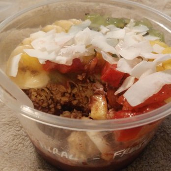 3Natives - The Chronic - boy is it ever. Acai, strawberries, pineapple, kiwi, banana, granola and coconut. I'm addicted. - Wraps Near Me - Jacksonville, Florida