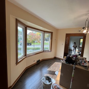 Chicago Platinum Painters - Sara Khan Dining Room Before - Painters Near Me Chicago Platinum Painters - Sara Khan Dining Room Before - Painters Near Me