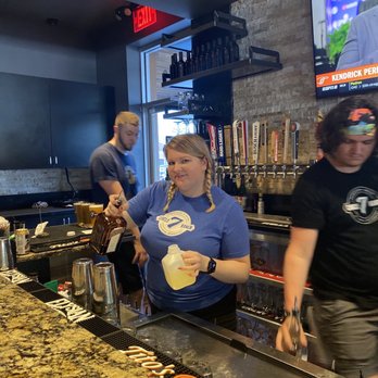 Circle 7 Ranch - Dana the bartender - Salad Near Me - Ballwin, Missouri