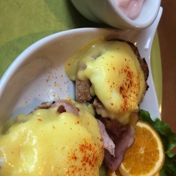 Scramblers - Traditional Benny with Strawberry Yogurt - Breakfast & Brunch Near Me - Perrysburg, Ohio