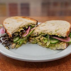 Avocado sandwich