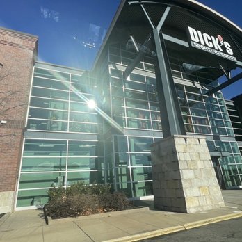 DICK'S Sporting Goods - Exterior - Sports Wear Near Me - Woodbridge, New Jersey