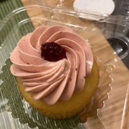 Lemon Raspberry Cupcake