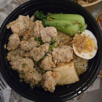 Eaterniti  - Garlic Flavor Vermicelli Chicken - Burmese Near Me - Elmhurst, New York