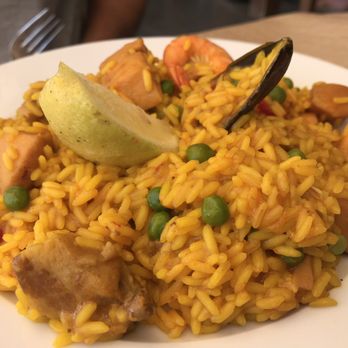 Mama - Paella - Mediterranean Near Me - Conil de la Frontera, California