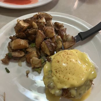 Cinnamon's Restaurant - Crab cake Benedict - Pancakes Near Me - Kailua, Hawaii Cinnamon's Restaurant - Crab cake Benedict - Pancakes Near Me - Kailua, Hawaii