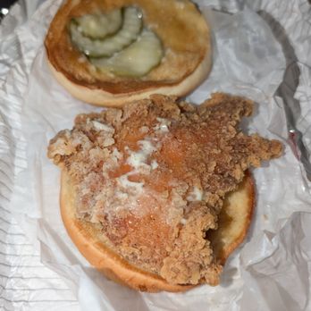 KFC - Classic chicken sandwich 1 - Fast Food Near Me - Warner Robins, Georgia KFC - Classic chicken sandwich 1 - Fast Food Near Me - Warner Robins, Georgia
