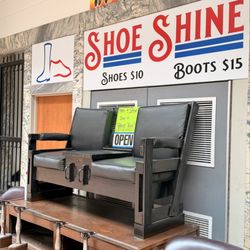 5th Street Arcades - Shoe Shine