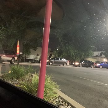Wendy's - Drive thru line - Burgers Near Me - Medford, Massachusetts Wendy's - Drive thru line - Burgers Near Me - Medford, Massachusetts