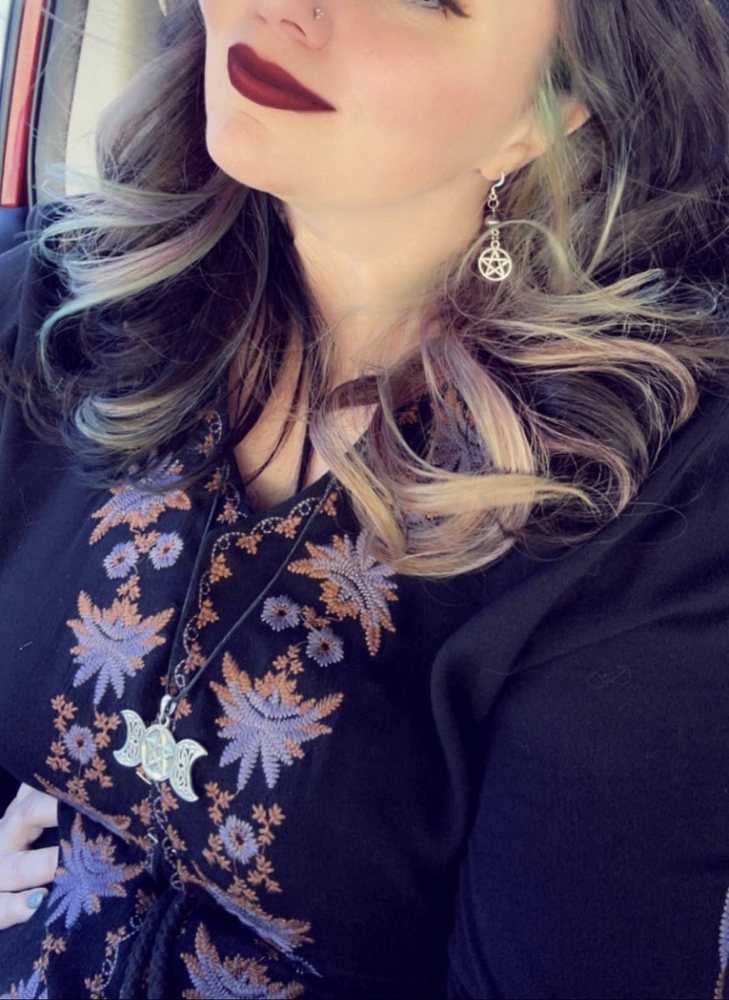 Kreative Looks Hair Studio Image