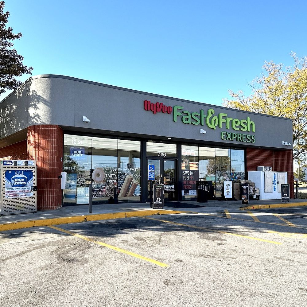 Hy-Vee Fast & Fresh - Building Exterior - Convenience Stores Near Me - Belton, Missouri Hy-Vee Fast & Fresh - Building Exterior - Convenience Stores Near Me - Belton, Missouri