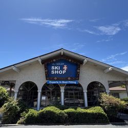 Uli Seiler Ski Shop - Ski shop front