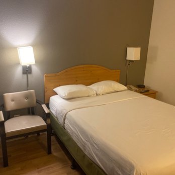 Studio 6 - Bed - Hotels Near Me - Albuquerque, New Mexico