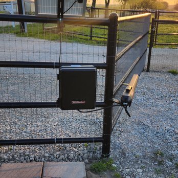 Texas Select Fencing - Motorized Gate Opener - Fences & Gates Near Me Texas Select Fencing - Motorized Gate Opener - Fences & Gates Near Me