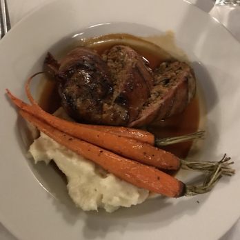 The Lodge Restaurant & Pub - Turkey & mushroom meatloaf with matched potatoes and carrots - New American Near Me - Truckee, California The Lodge Restaurant & Pub - Turkey & mushroom meatloaf with matched potatoes and carrots - New American Near Me - Truckee, California