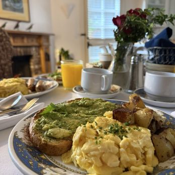 Simpson House Inn - Delicious breakfast - Hotels Near Me - Santa Barbara, California Simpson House Inn - Delicious breakfast - Hotels Near Me - Santa Barbara, California