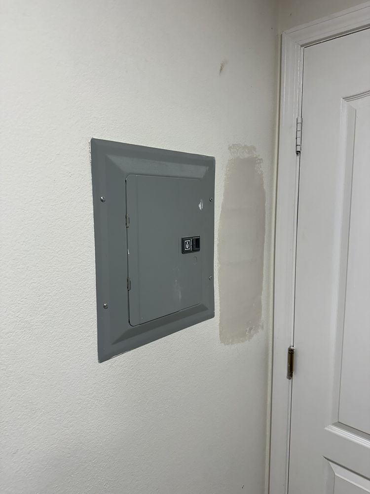Slide of Freddys Electrical