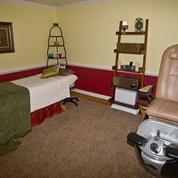 Brenda's Day Spa - Massage, facials, mani/pedis, waxing and tanning offered