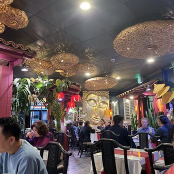 Golden Bamboo Vegetarian Restaurant - Cute interior - Vegetarian Near Me - San Jose, California