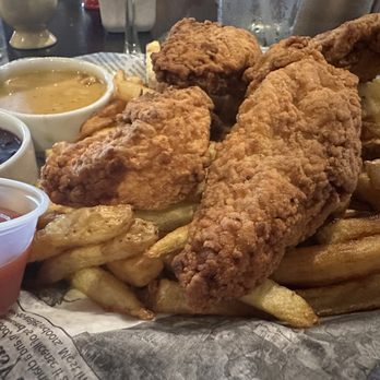 Linda Bean's Maine Kitchen - Seafood Near Me - Freeport, Maine Linda Bean's Maine Kitchen - Seafood Near Me - Freeport, Maine
