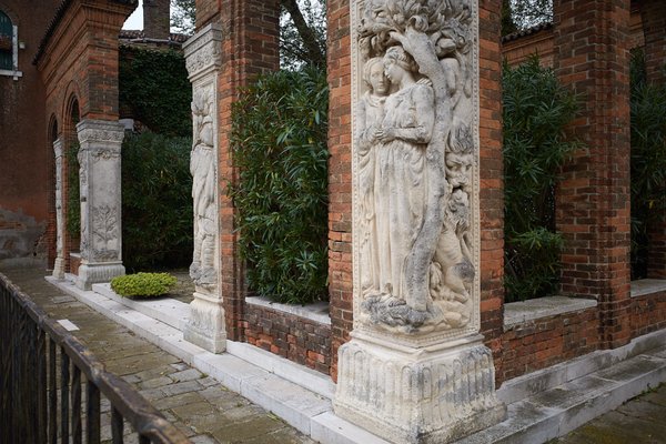 Basilica dei Santi Maria e Donato by null