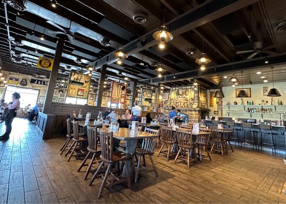Cracker Barrel Old Country Store by null