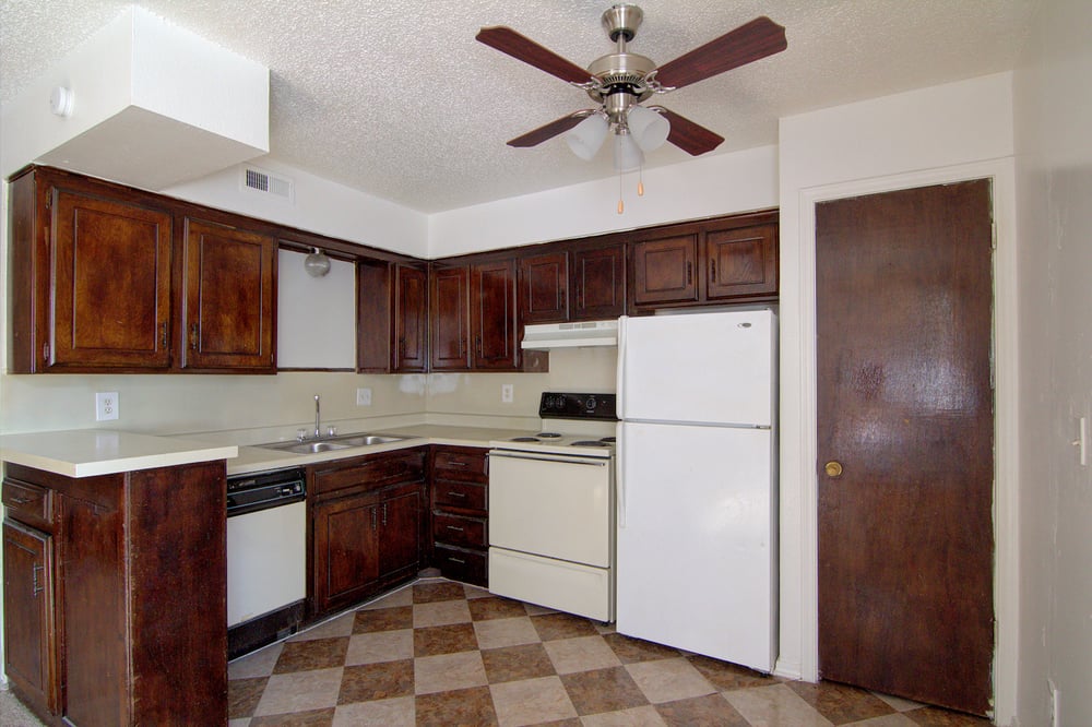 THE APEX APARTMENTS Updated August 2024 521 N Council Rd, Oklahoma