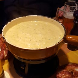 Beer cheese fondue Beer cheese fondue