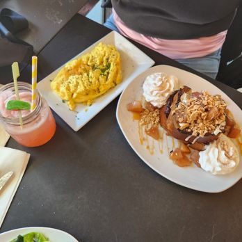 Mom's Kitchen & Bar - Babbbyyyy, this french toast was touched by God herself - Bars Near Me - Astoria, New York Mom's Kitchen & Bar - Babbbyyyy, this french toast was touched by God herself - Bars Near Me - Astoria, New York