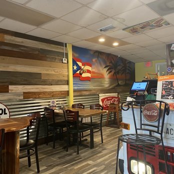 Willie's Pinchos in Orlando - the inside of a restaurant - Puerto Rican Near Me - Orlando, Florida Willie's Pinchos in Orlando - the inside of a restaurant - Puerto Rican Near Me - Orlando, Florida