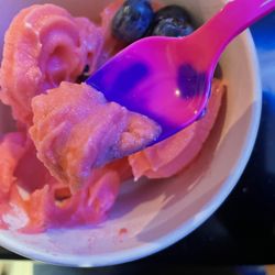 Koala Berry - They have thermochromic spoons.