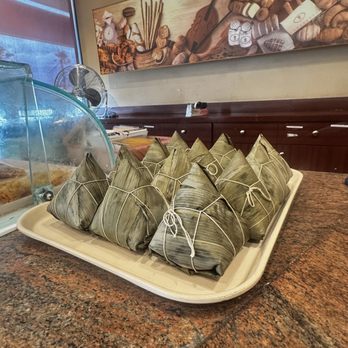 Diamond Bakery - SUPER YUMMY CHINESE ENERGY PYRAMID! - Bakeries Near Me - Monterey Park, California Diamond Bakery - SUPER YUMMY CHINESE ENERGY PYRAMID! - Bakeries Near Me - Monterey Park, California