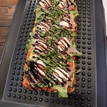 Peetza Pies & Pints - Burrata pizza - Pizza Near Me - Walnut Creek, California