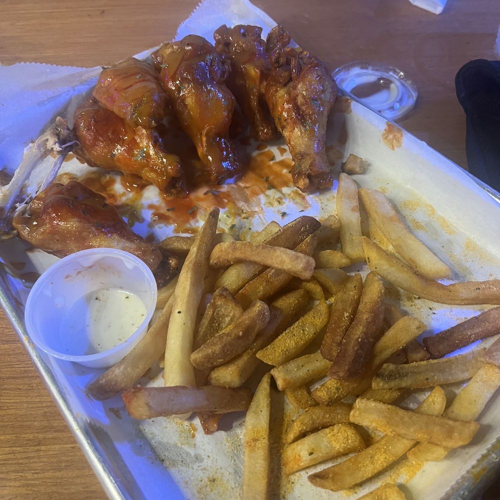 10 Party Wings and Fries 10 Party Wings and Fries