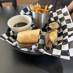Shiraz - Prime rib sandwich