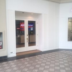 Robertson Rentals / Avis Budget - Entrance to the rental once inside the mall