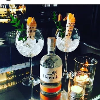 Tunes Bar - Tunes Bar - Conservatorium Hotel - Tapas/Small Plates Near Me - Amsterdam, New Hampshire