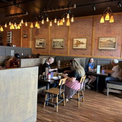 New Day Eatery - Inside seating area